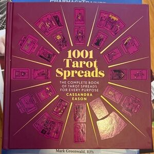 1001 Tarot Spreads Book